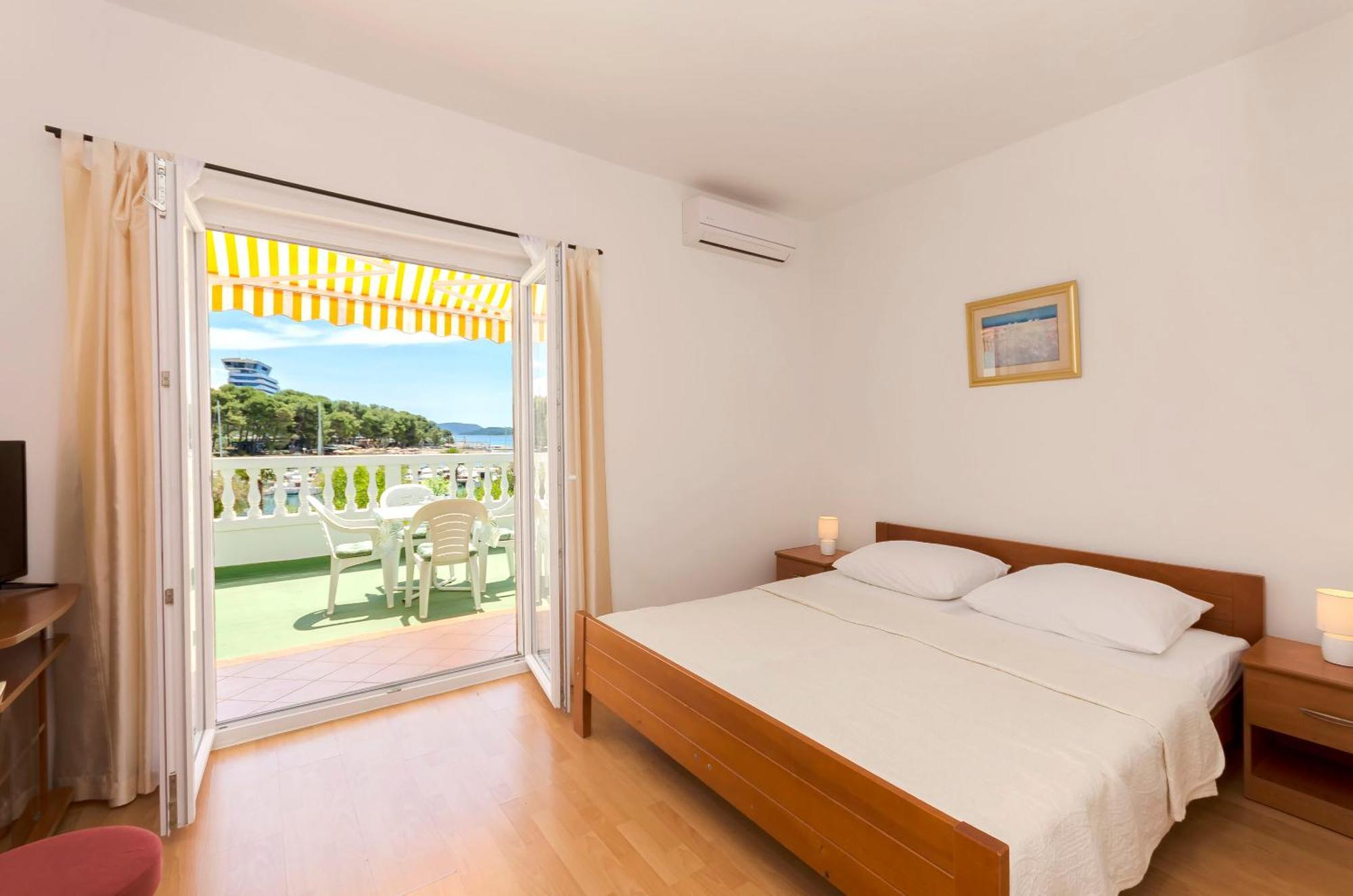 Apartment And Rooms Artina Vodice Dış mekan fotoğraf